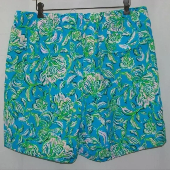 New Lilly Pulitzer XXL Cumulus Blue Chick Magnet swim trunks - Picture 3 of 3
